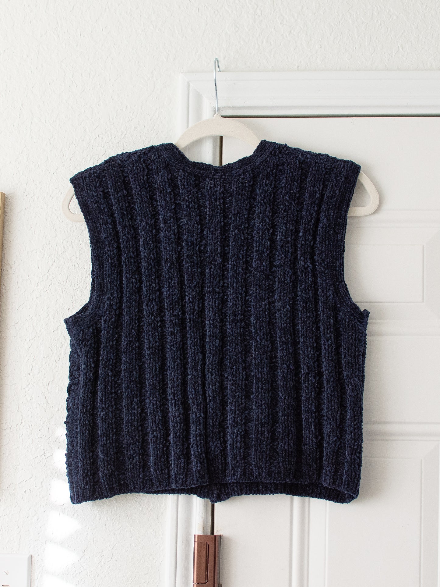 Medium Sweater Clothes Vest