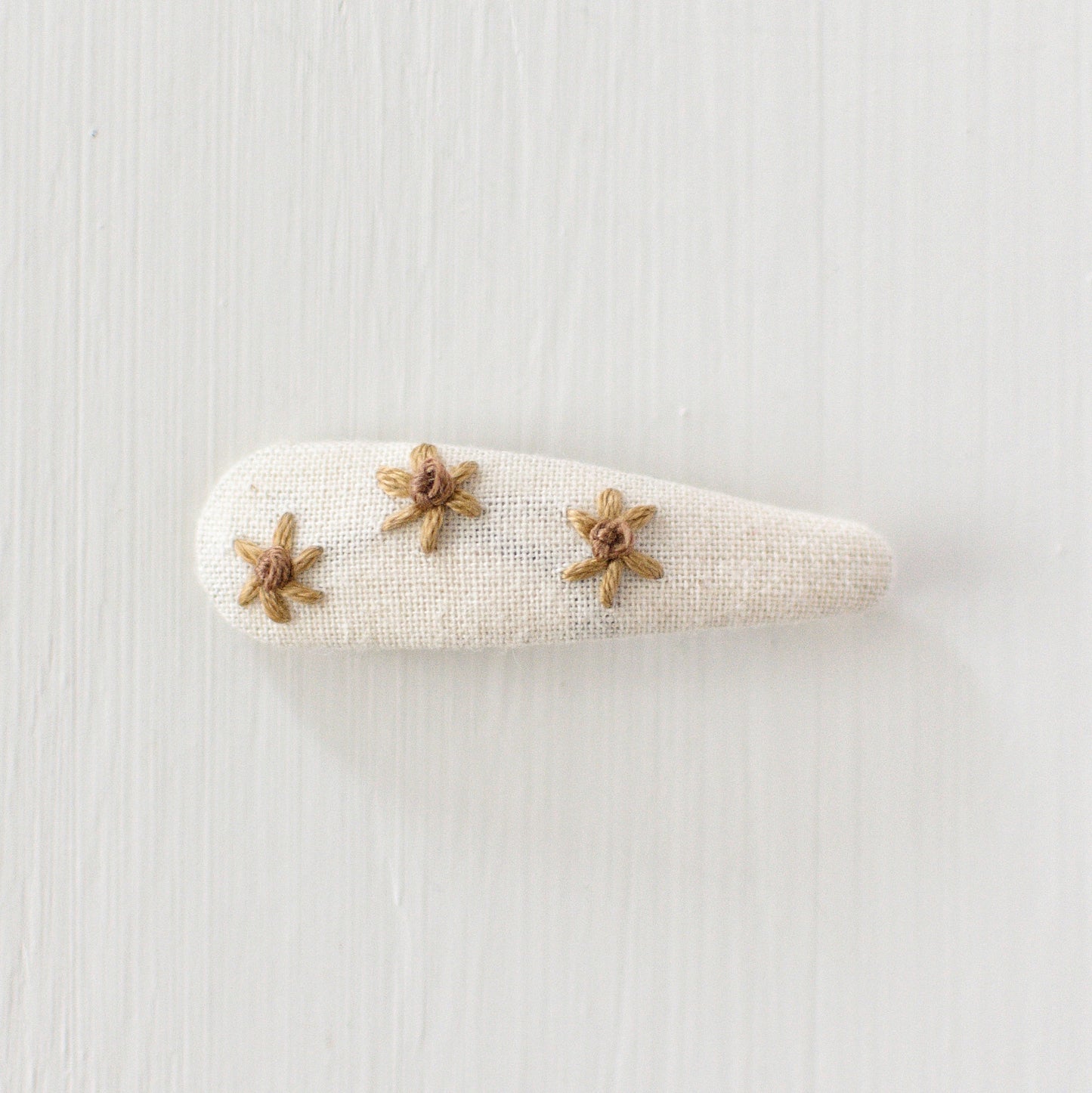 Gold Daisies 2in Snap Clip