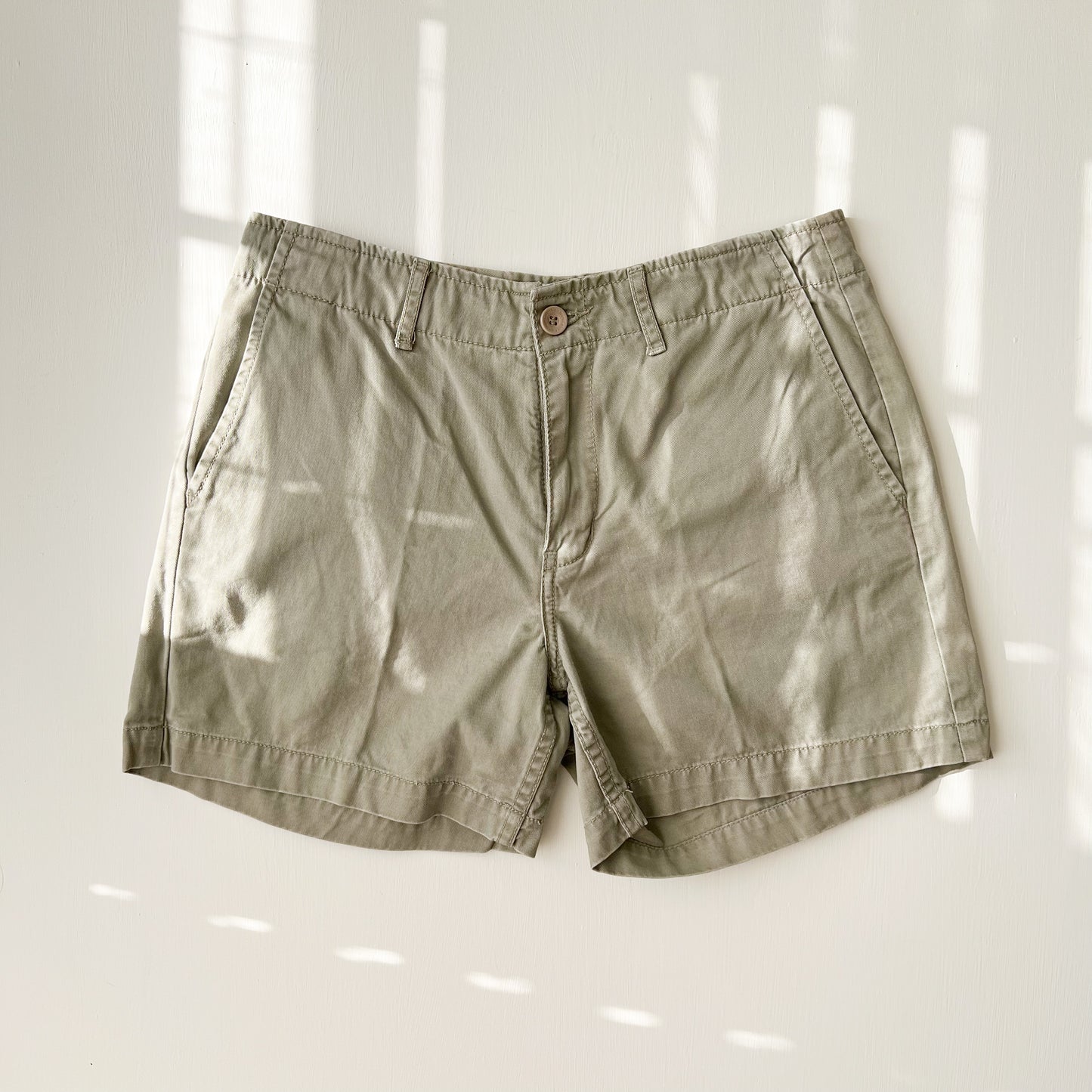 Small (6) Calvin Klein Jeans Mid-rise Shorts