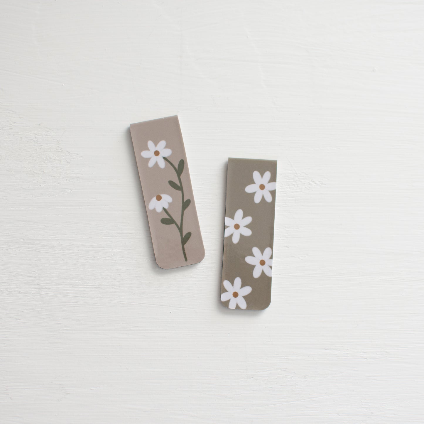 Daisies Taupe Magnetic Bookmarks Set of 2