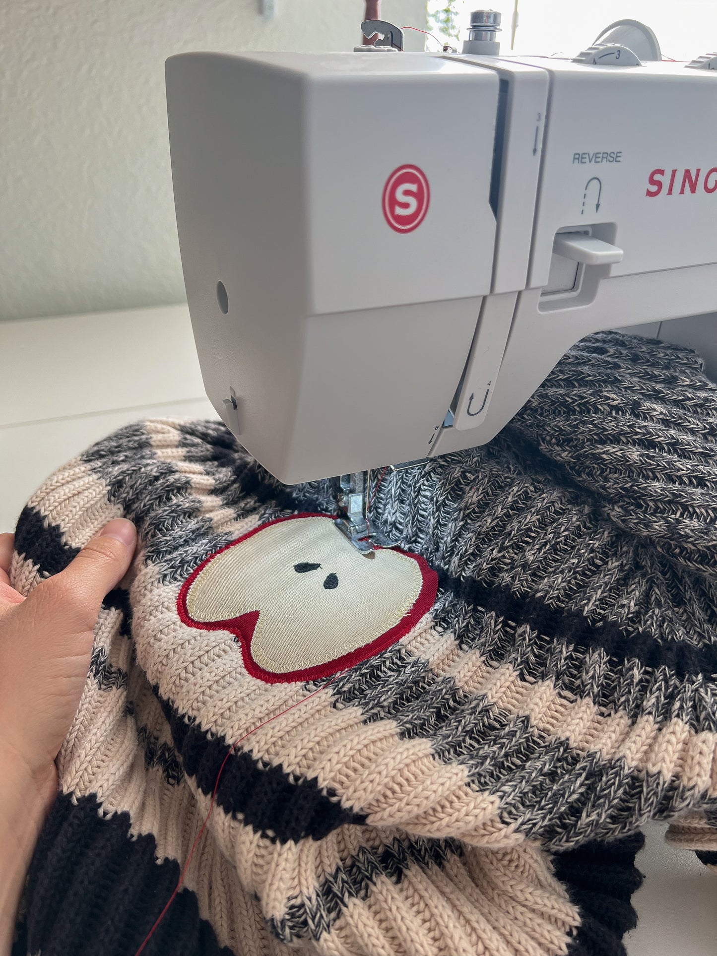 Reworked Medium Apple Appliqué Marsh Landing Turtleneck