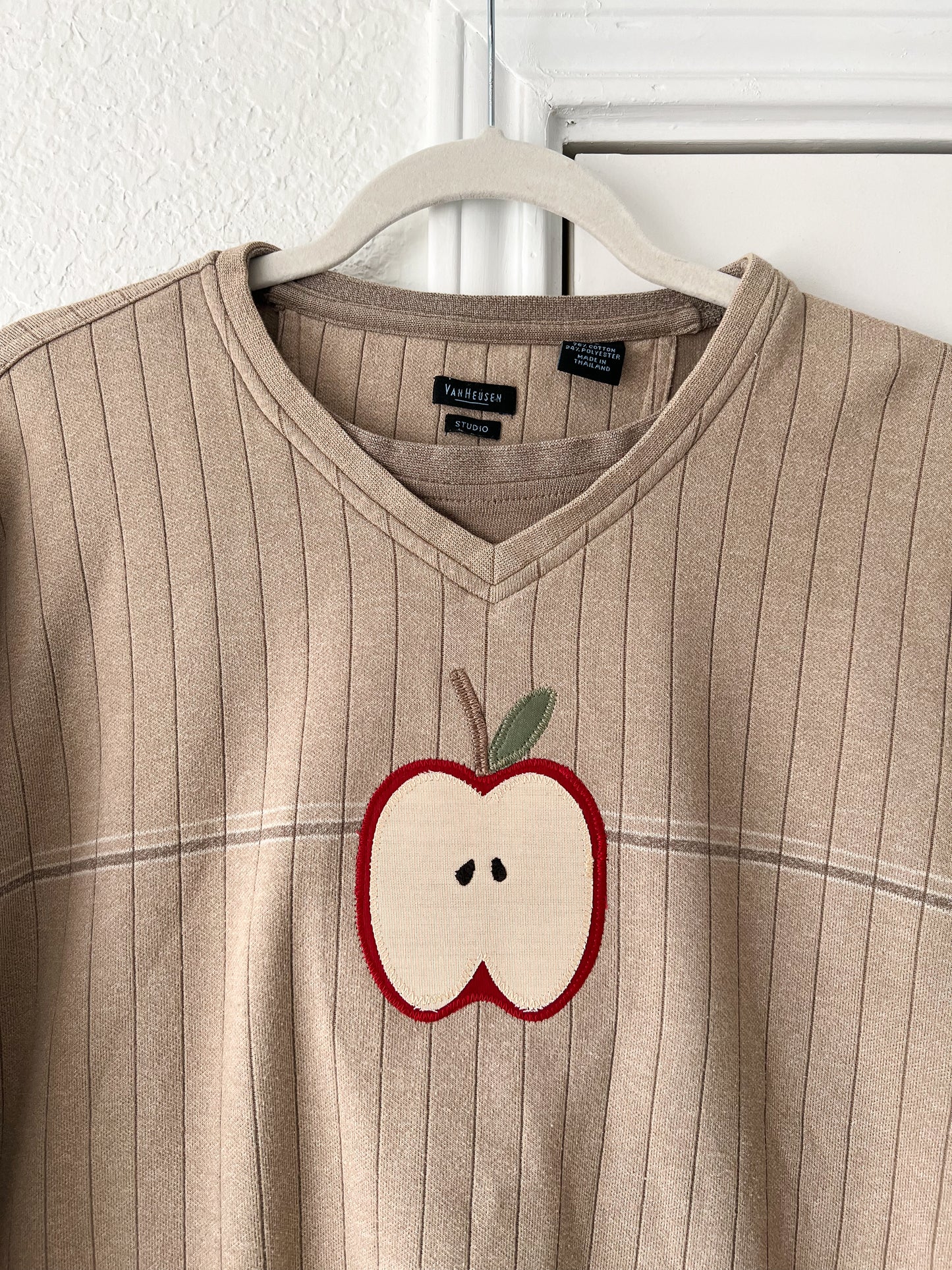 Reworked XL Apple Appliqué Van Heusen Top