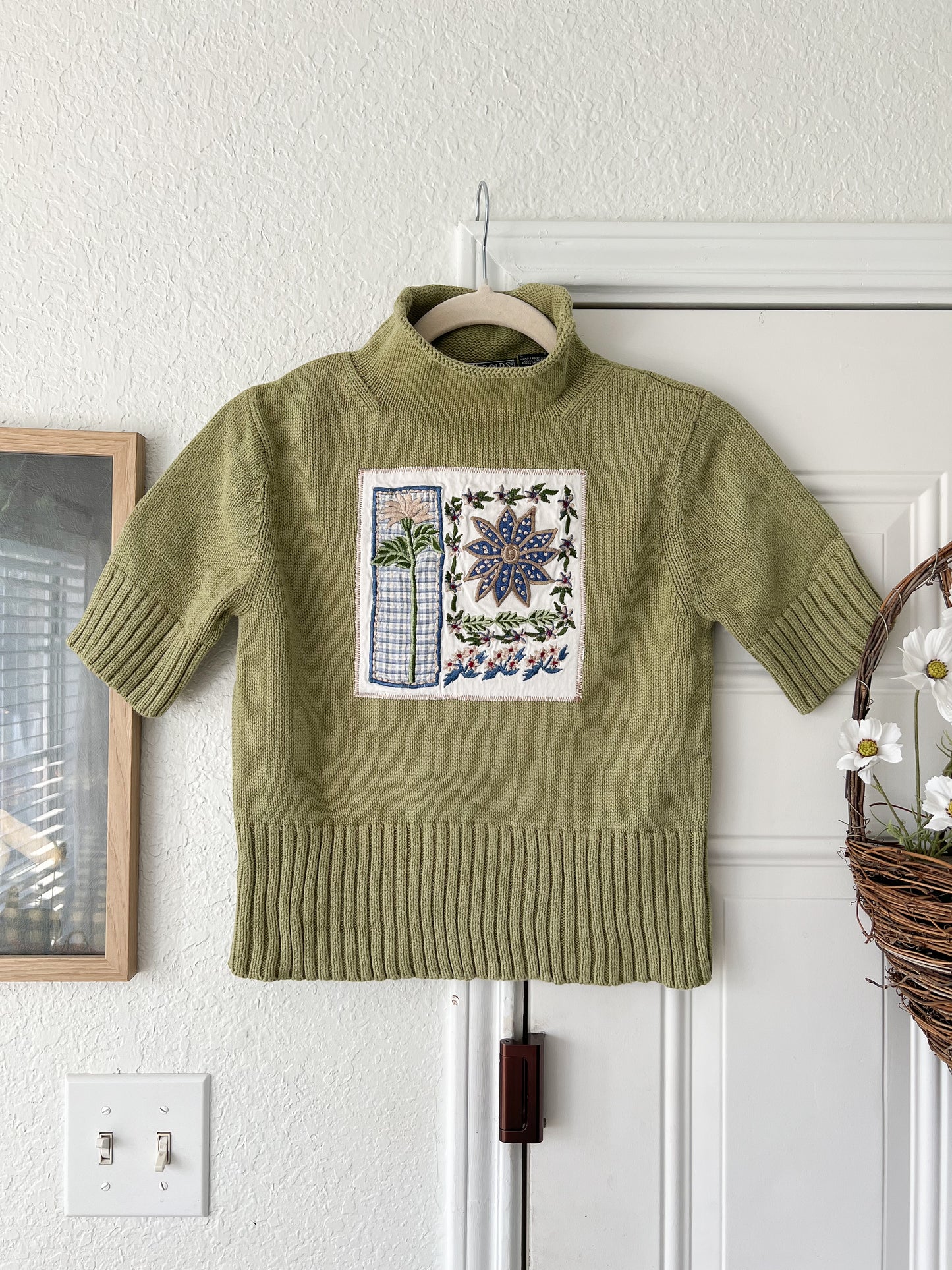 Reworked Small Harold’s Floral Embroidery Top