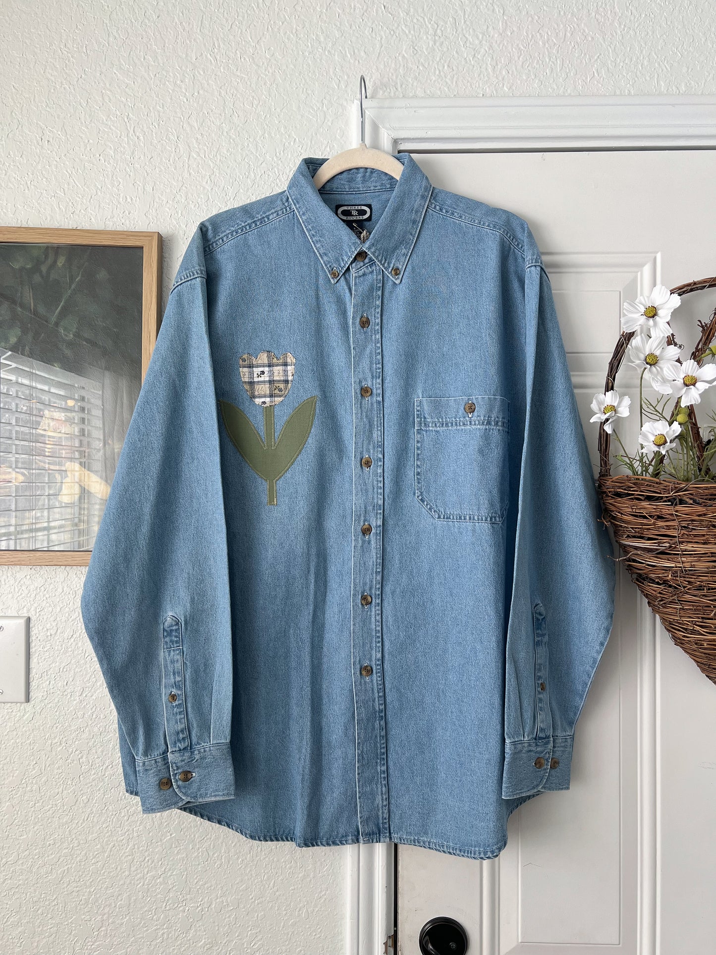 Reworked Large-2XL Three Rivers Tulip Appliqué Button Up