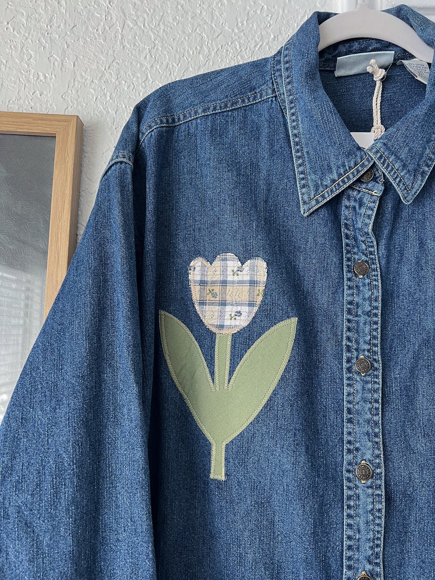 Reworked 2X-3X Bill Blass Tulip Appliqué Button Up