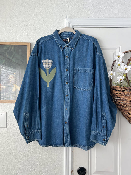 Reworked 3XL-4XL Faded Glory Tulip Appliqué Button Up