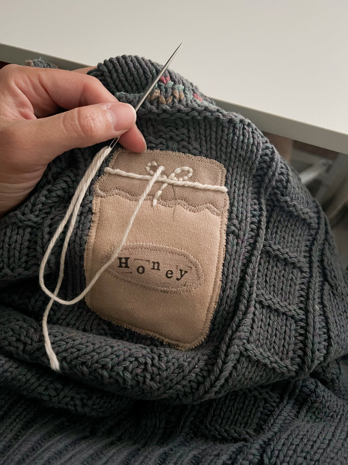 Medium Reworked Liz Wear Honey Jar Appliqué Sweater