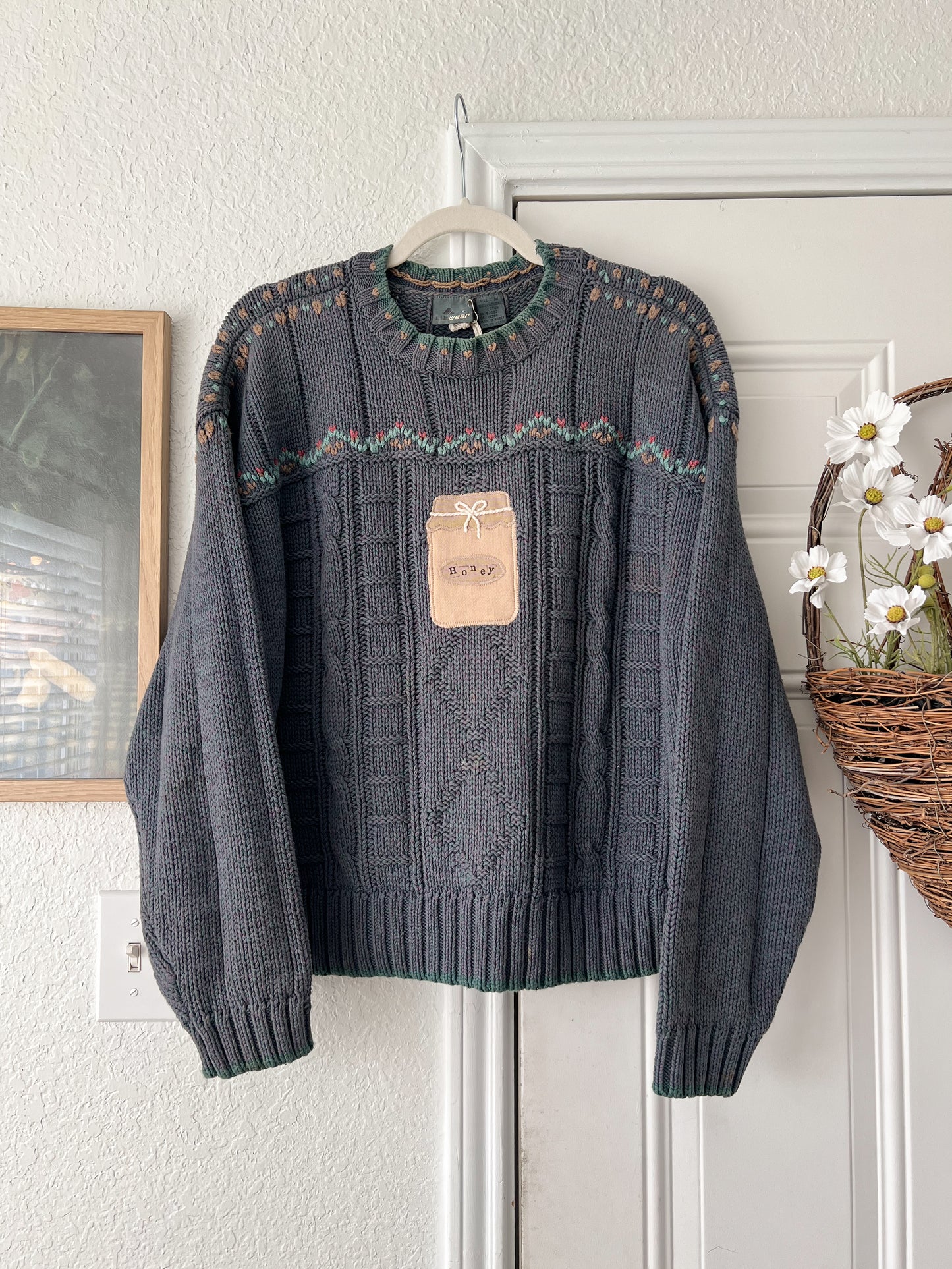 Medium Reworked Liz Wear Honey Jar Appliqué Sweater