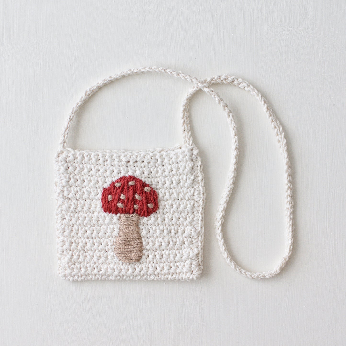 Toadstool Crochet Crossbody Bag (white)