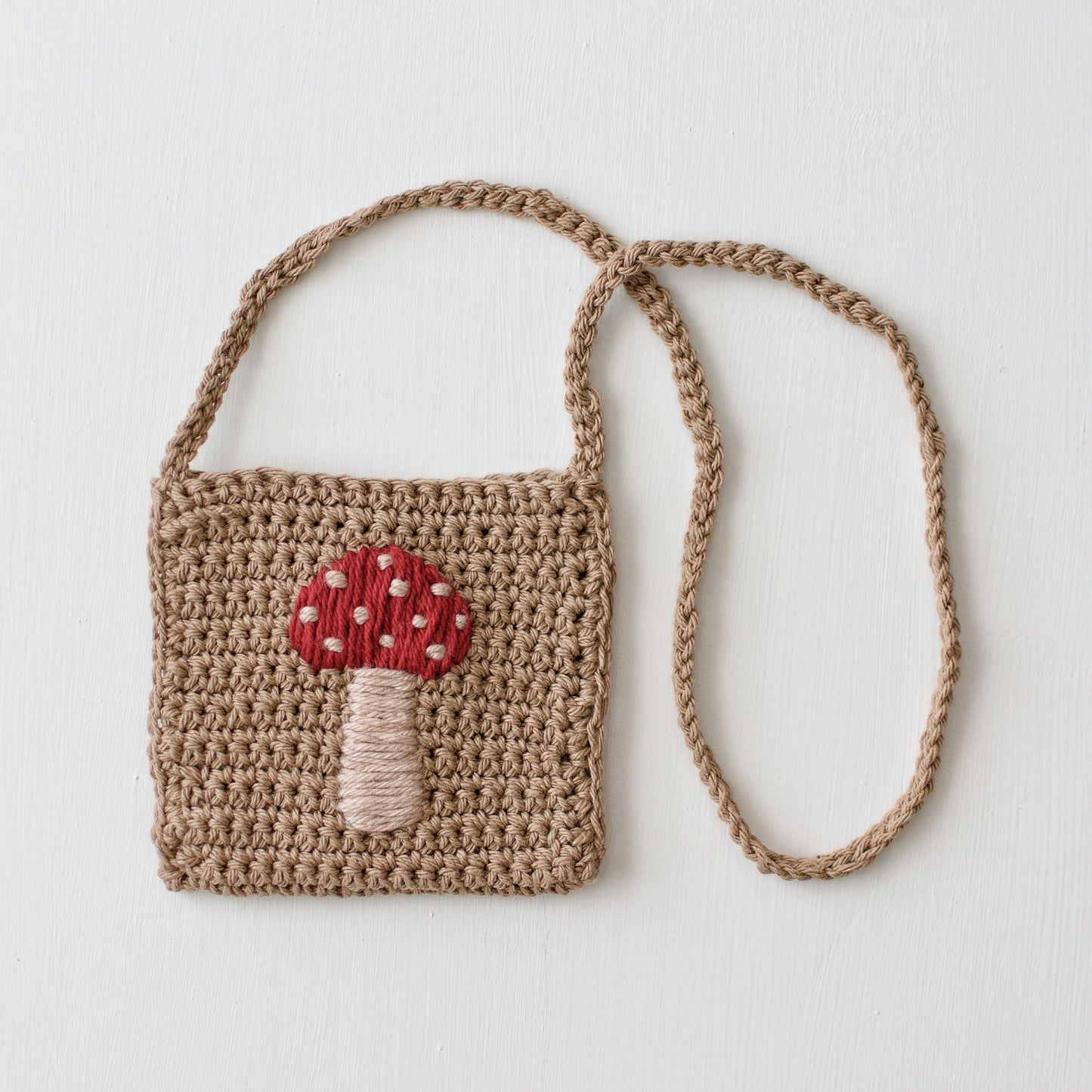 Toadstool Crochet Crossbody Bag (brown)