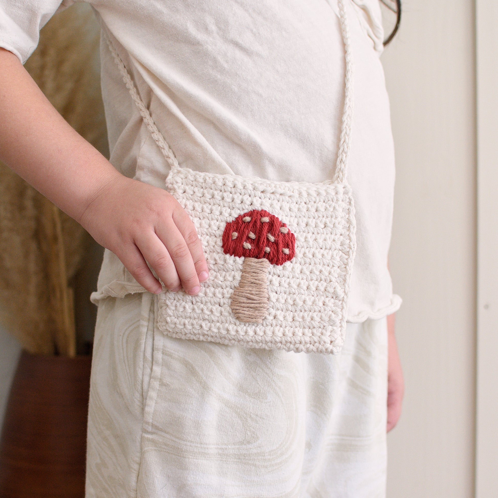 Strawberry Crochet Crossbody Bag (white) – The Holland Babe